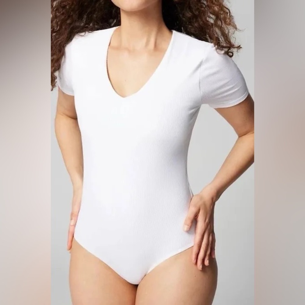 New Soma Classic White V-Neck Bodysuit ribbed short sleeve top blouse soft
